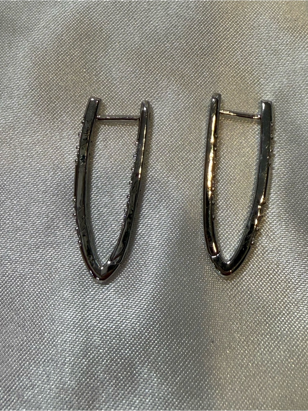 Silver Crystal Unique V Shaped Hoop Earrings Elegant Women Jewelry Sparkly NWOT - Picture 2 of 5